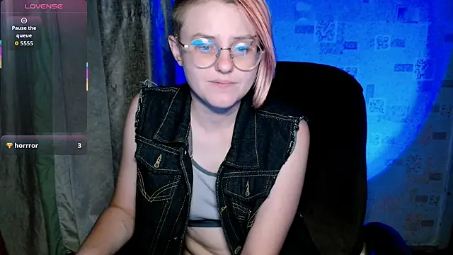   Freya    online show from 07-24-26, 04:47