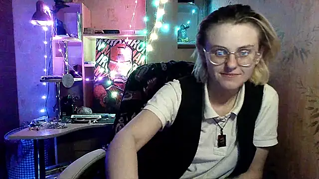 Snapshot of __Freya___ chatting on 05-18-26, 10:03 Freya online show from 05-18-26, 10:03