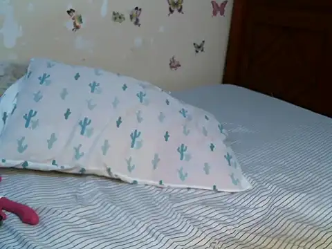 Snapshot of pinkeie_ chatting on 05-21-26, 03:59 pinkeie online show from 05-21-26, 03:59
