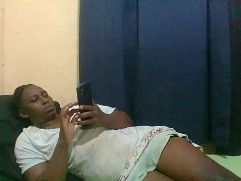 Snapshot of naughty-slender chatting on 06-30-26, 04:45 naughty-slender online show from 06-30-26, 04:45