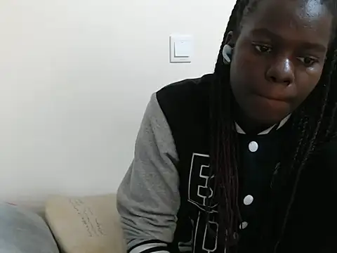 Snapshot of chichie_ chatting on 06-19-26, 05:08 chichie online show from 06-19-26, 05:08