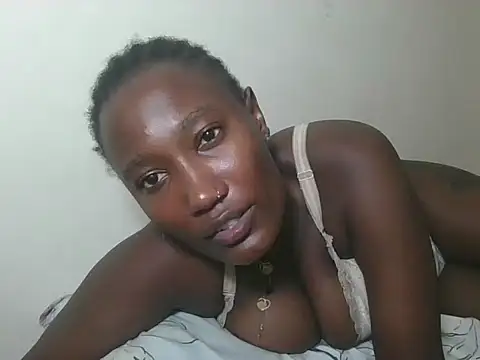 Snapshot of misspretty001 chatting on 05-24-26, 06:30 misspretty001 online show from 05-24-26, 06:30