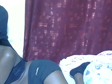 Snapshot of pretty_ebby chatting on 05-23-26, 01:37 pretty ebby online show from 05-23-26, 01:37