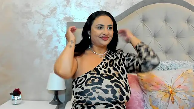 Snapshot of Bianca_Vale chatting on 07-11-26, 05:08 Bianca Vale online show from 07-11-26, 05:08