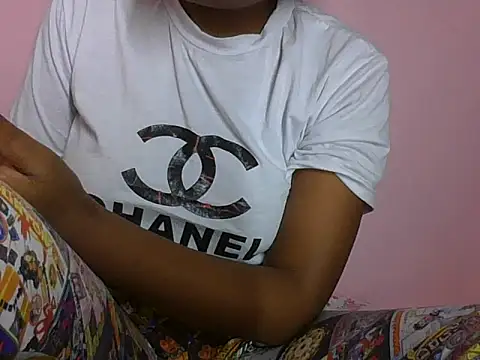 Snapshot of Sexxyrina chatting on 06-25-26, 08:19 Sexxyrina online show from 06-25-26, 08:19