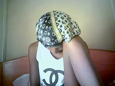 Snapshot of Therry-heart chatting on 07-14-26, 10:54 Therry-heart online show from 07-14-26, 10:54