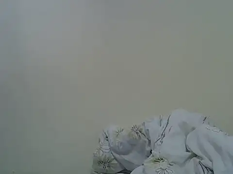 Snapshot of sexy_candi chatting on 06-04-26, 09:58 sexy candi online show from 06-04-26, 09:58