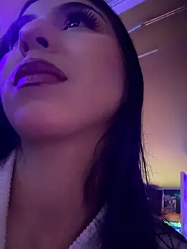 Snapshot of ariella_lovee chatting on 05-28-26, 12:18 ariella lovee online show from 05-28-26, 12:18
