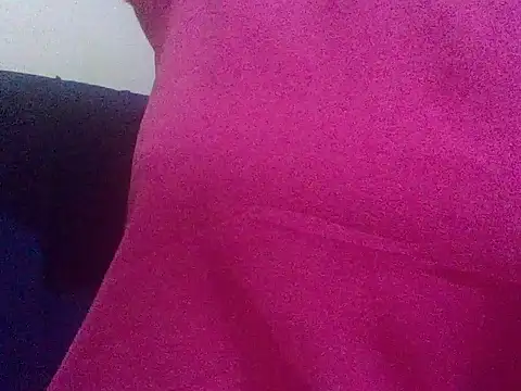 Snapshot of bloomingE chatting on 05-20-26, 01:02 bloomingE online show from 05-20-26, 01:02
