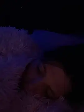 Snapshot of luckysparkles chatting on 12-13-24, 04:38 luckysparkles online show from 12-13-24, 04:38