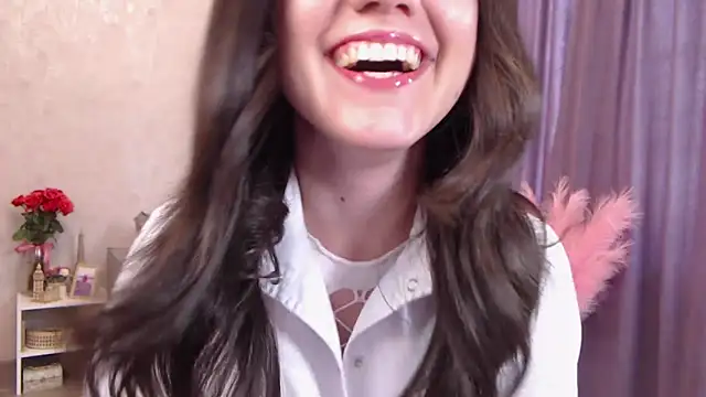 Snapshot of SusanMorandi chatting on 06-19-26, 09:04 SusanMorandi online show from 06-19-26, 09:04