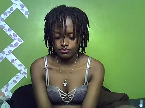 Snapshot of Slim_shedy1 chatting on 06-19-26, 01:28 Slim shedy1 online show from 06-19-26, 01:28