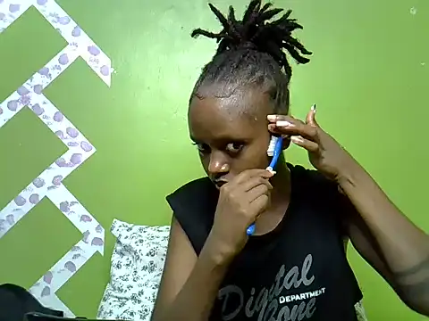 Snapshot of Slim_shedy1 chatting on 05-30-26, 01:56 Slim shedy1 online show from 05-30-26, 01:56