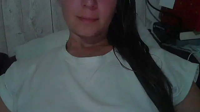 Snapshot of Bella--White chatting on 06-07-26, 04:01 Bella--White online show from 06-07-26, 04:01