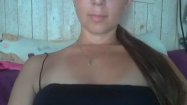 Bella--White online show from 06-18-26, 01:49
