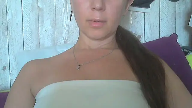 Snapshot of Bella--White chatting on 06-05-26, 06:52 Bella--White online show from 06-05-26, 06:52