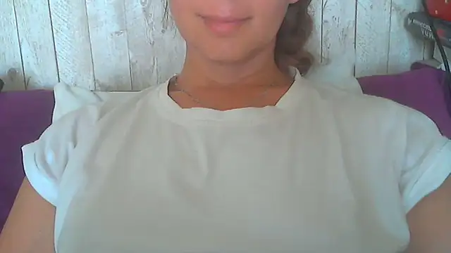 Snapshot of Bella--White chatting on 06-09-26, 08:04 Bella--White online show from 06-09-26, 08:04