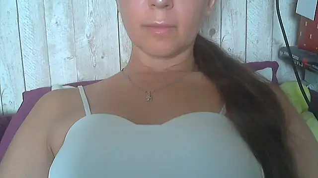 Snapshot of Bella--White chatting on 06-04-26, 05:45 Bella--White online show from 06-04-26, 05:45