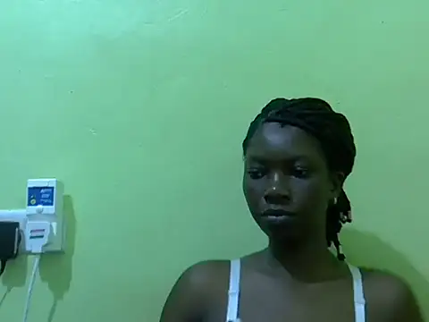 Snapshot of Sweet-Lynn chatting on 05-19-26, 05:25 Sweet-Lynn online show from 05-19-26, 05:25