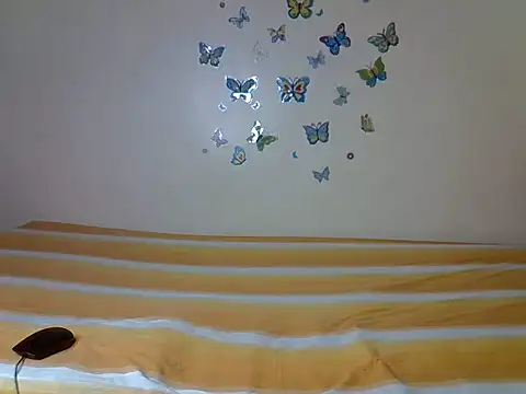 Snapshot of Pretty_tess chatting on 05-28-26, 01:28 Pretty tess online show from 05-28-26, 01:28