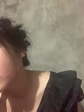 Snapshot of hinami-lo chatting on 05-18-26, 08:41 hinami-lo online show from 05-18-26, 08:41