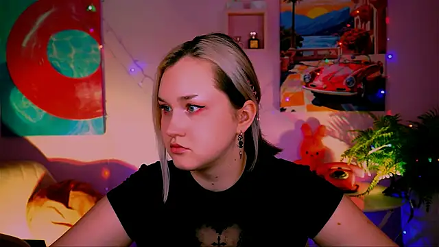 ViolettWoods online show from 05-18-26, 08:19