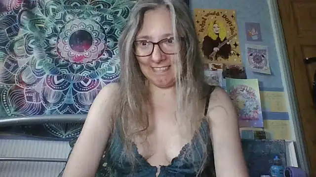 Izzylove47 online show from 05-25-26, 01:10