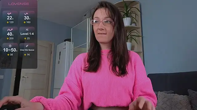 Snapshot of GoldenCrystall chatting on 06-18-26, 04:01 GoldenCrystall online show from 06-18-26, 04:01