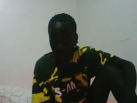 Snapshot of Darkpretty23 chatting on 05-19-26, 04:52 Darkpretty23 online show from 05-19-26, 04:52