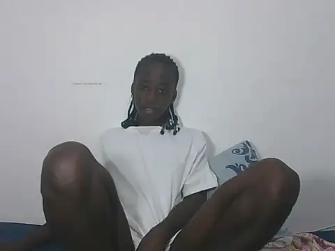 Snapshot of Darkpretty23 chatting on 05-27-26, 02:02 Darkpretty23 online show from 05-27-26, 02:02
