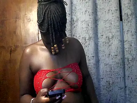 Snapshot of MoonlighMaya chatting on 06-30-26, 01:11 MoonlighMaya online show from 06-30-26, 01:11