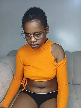 Snapshot of softglamqueen chatting on 06-30-26, 03:28 softglamqueen online show from 06-30-26, 03:28