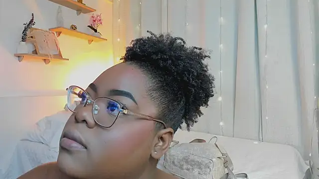 Snapshot of Ayanaa_Ebony_ chatting on 07-17-26, 11:18 Ayanaa Ebony online show from 07-17-26, 11:18