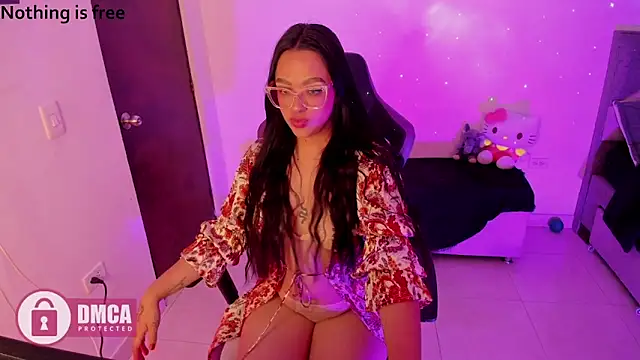 Snapshot of Spicydollx_1 chatting on 06-10-26, 04:30 Spicydollx 1 online show from 06-10-26, 04:30