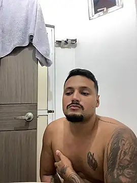 Snapshot of Dominicksa_ chatting on 05-17-26, 04:12 Dominicksa online show from 05-17-26, 04:12