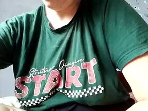 Snapshot of Rossyta_r chatting on 06-07-26, 02:33 Rossyta r online show from 06-07-26, 02:33