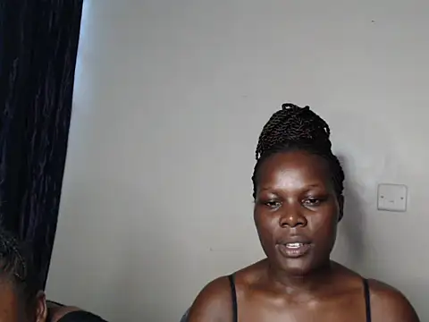 mila novah online show from 06-10-26, 01:56