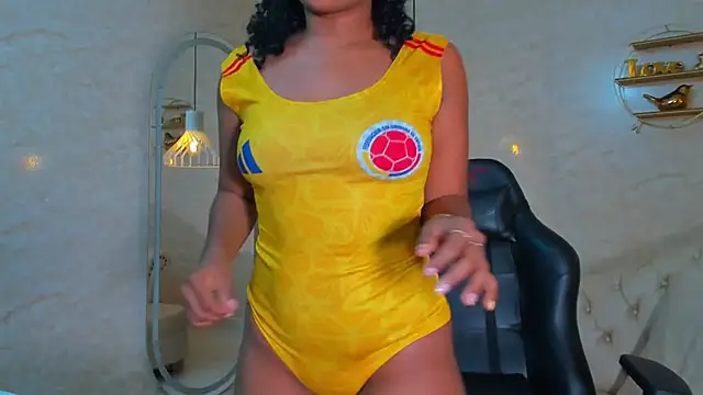 Snapshot of Horny_Curls chatting on 06-28-26, 03:46 Horny Curls online show from 06-28-26, 03:46