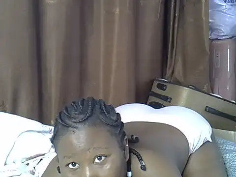 Snapshot of Curvy_nelly1 chatting on 08-06-26, 12:55 Curvy nelly1 online show from 08-06-26, 12:55