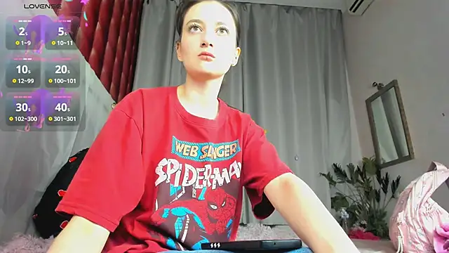 Snapshot of SummerLilaa chatting on 06-10-26, 04:57 SummerLilaa online show from 06-10-26, 04:57