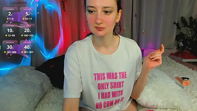 Snapshot of SummerLilaa chatting on 06-04-26, 01:38 SummerLilaa online show from 06-04-26, 01:38