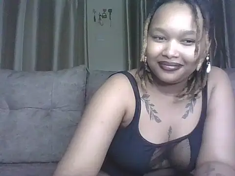 Snapshot of Candy_Tracy chatting on 06-05-26, 10:48 Candy Tracy online show from 06-05-26, 10:48