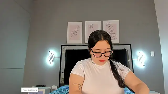 zoe curvyy online show from 06-17-26, 12:15