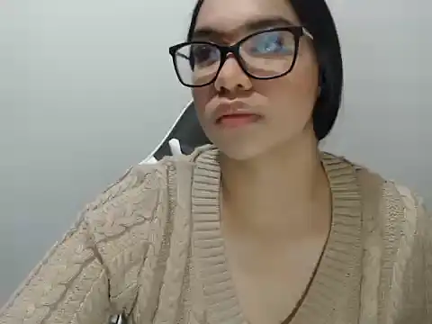 Snapshot of karen_golden1 chatting on 06-07-26, 04:50 karen golden1 online show from 06-07-26, 04:50