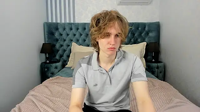 Snapshot of FinnBev chatting on 05-30-26, 08:03 FinnBev online show from 05-30-26, 08:03
