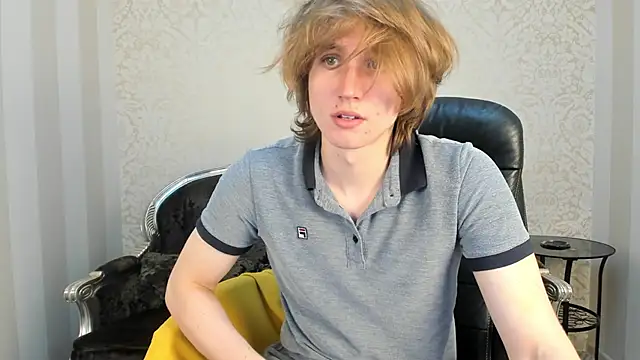 Snapshot of FinnBev chatting on 06-19-26, 08:47 FinnBev online show from 06-19-26, 08:47