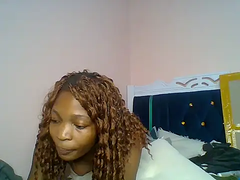 Snapshot of Ariana254 chatting on 06-14-26, 02:24 Ariana254 online show from 06-14-26, 02:24