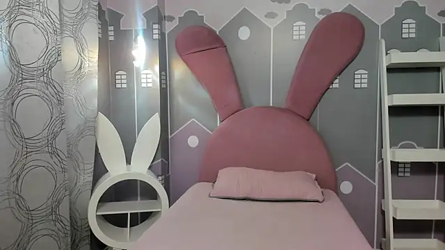 Snapshot of lizzy_sweet4u chatting on 06-12-26, 03:48 lizzy sweet4u online show from 06-12-26, 03:48