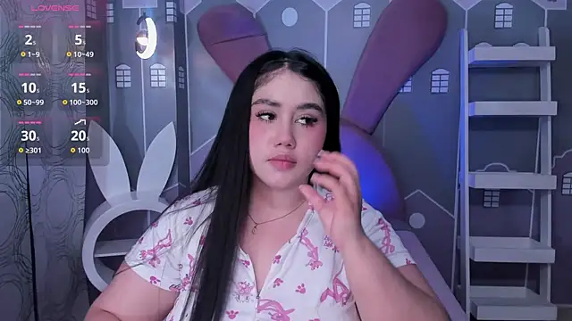 Snapshot of lizzy_sweet4u chatting on 06-19-26, 02:50 lizzy sweet4u online show from 06-19-26, 02:50