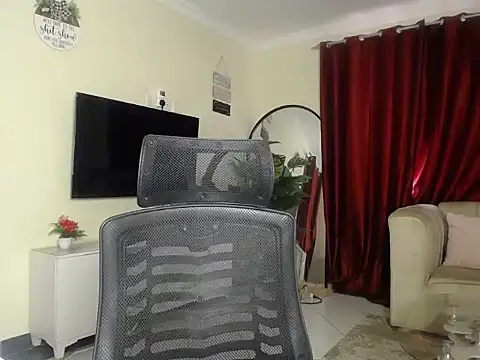 Snapshot of Ebonyqueen111 chatting on 06-17-26, 10:14 Ebonyqueen111 online show from 06-17-26, 10:14